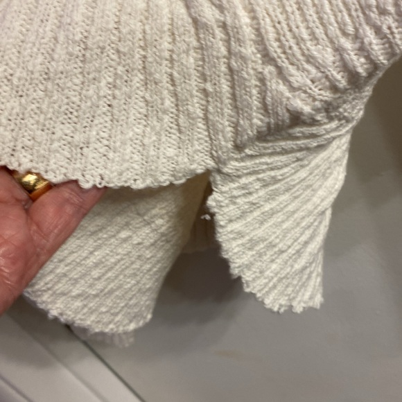 ON SALE 🌸 Anthropologie sheer long sleeve V neck sweater BEAUTIFUL - Picture 6 of 7